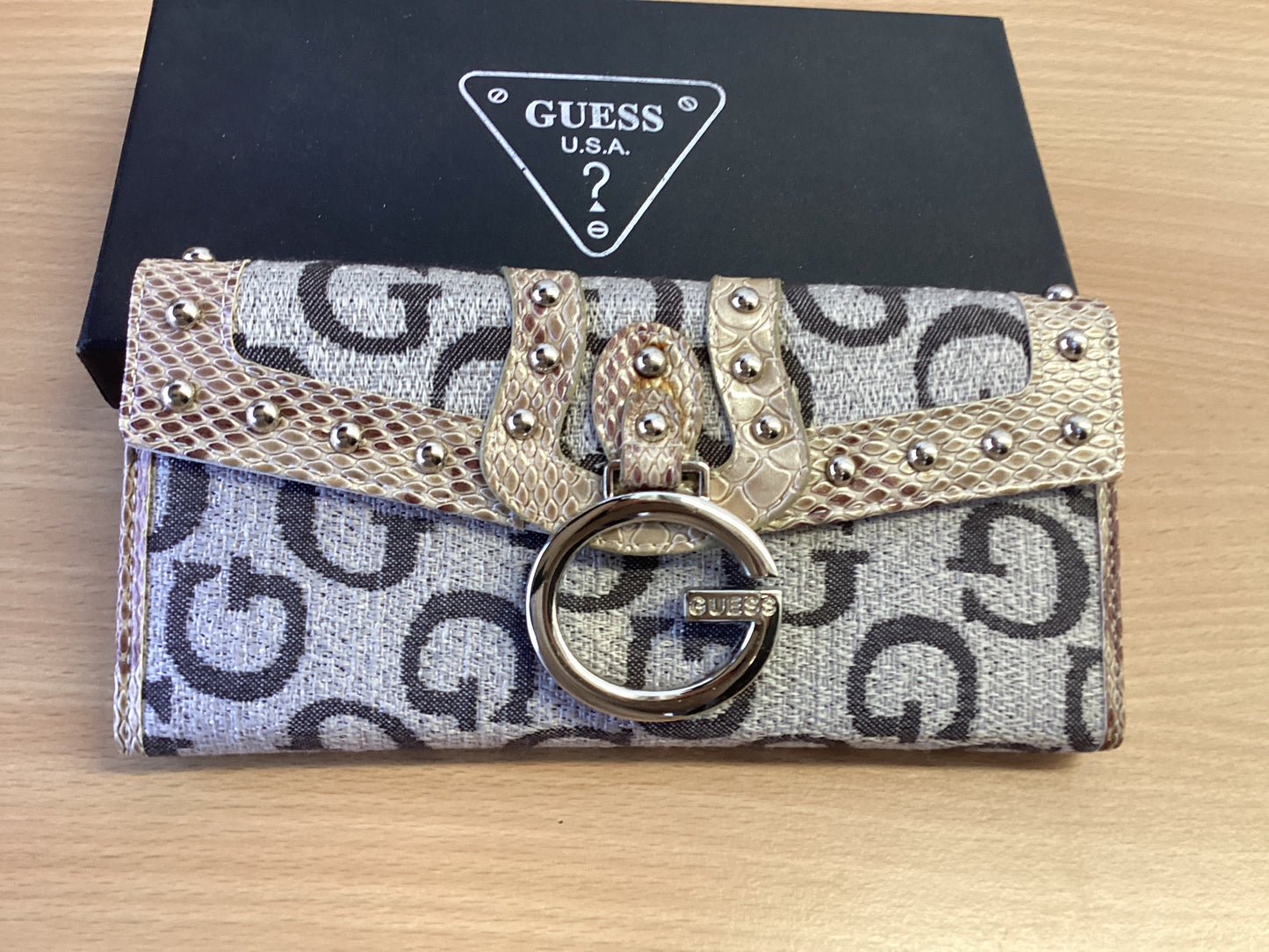 Guess women’s wallet, boxed