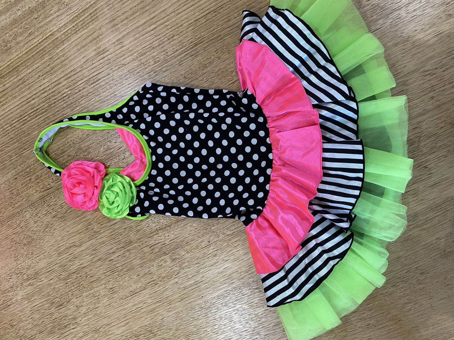 A 32127 Roses, spots and stripes party dress with headband - large child