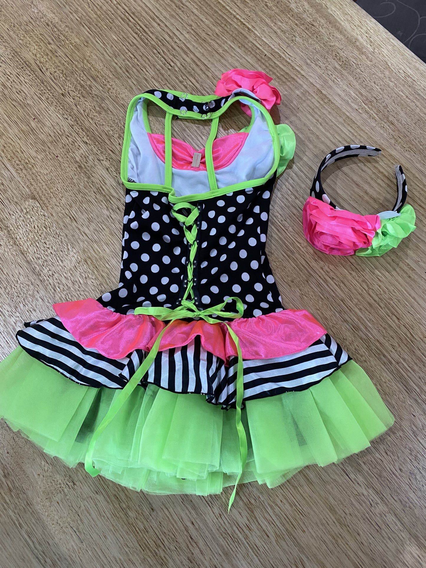 A 32123 Roses, spots and stripes party dress with headband - med child