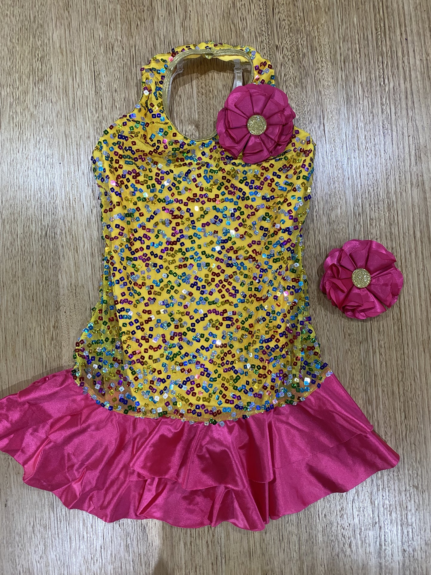 A5432 Walking on Sunshine - large child - colourful outfit with pink skirt with matching pink flower head piece