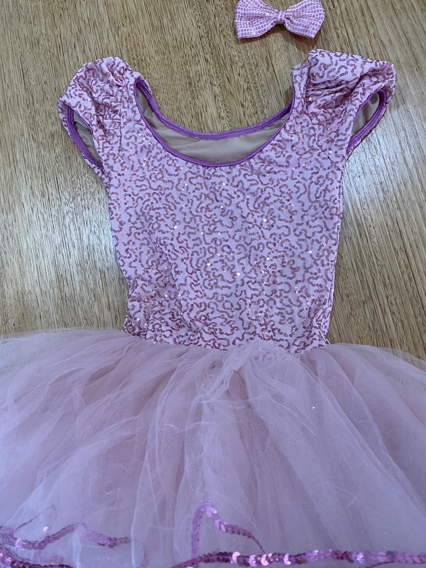 A 43561 Pretty in pink with bows and sequins med child